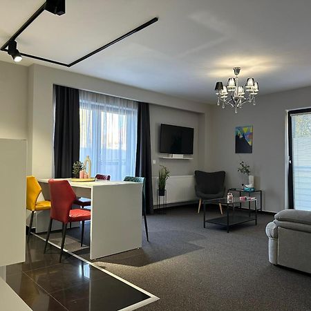 Luxury Glam Apartments & Studios Near Coresi Mall براشوف المظهر الخارجي الصورة