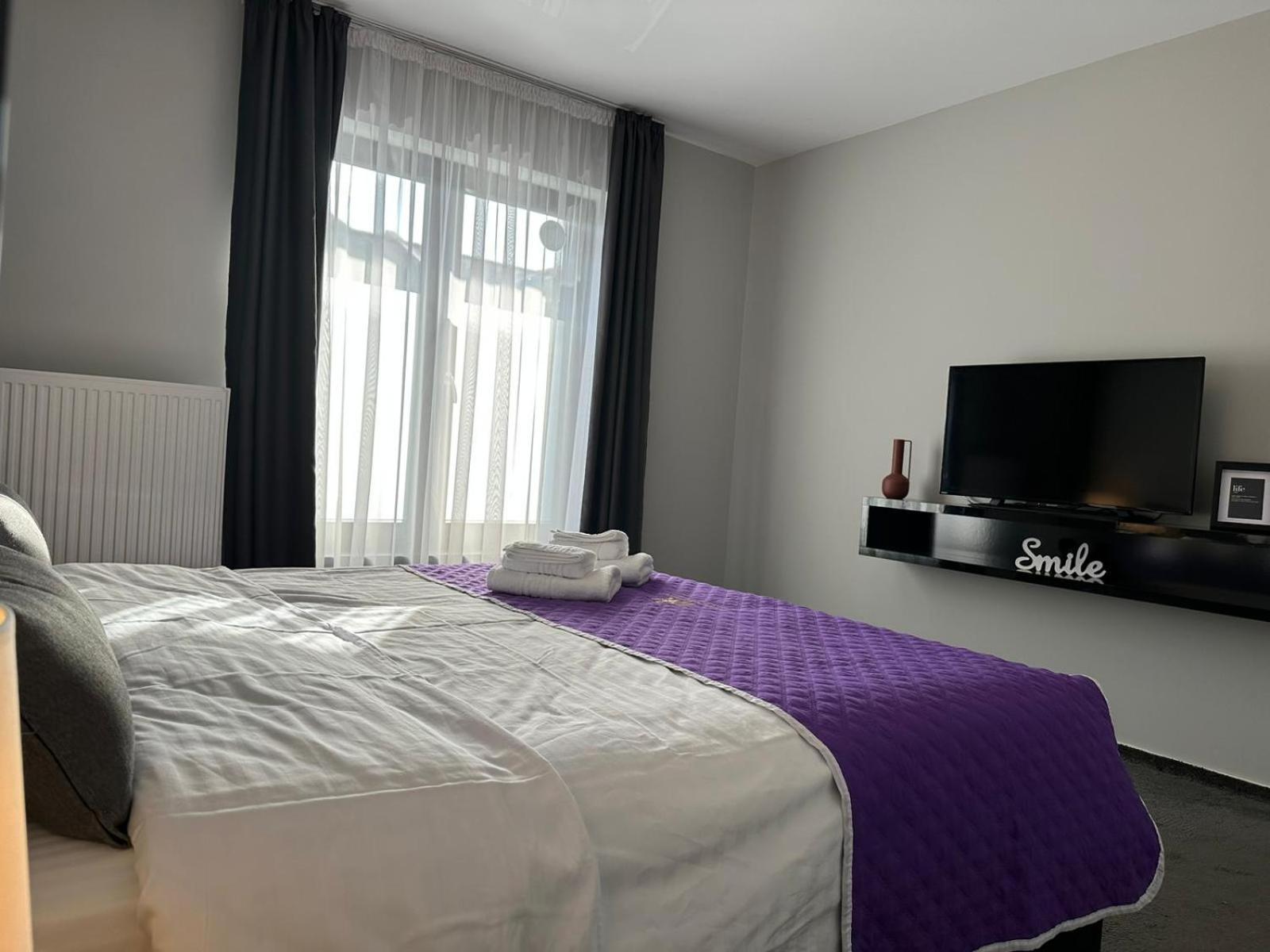 Luxury Glam Apartments & Studios Near Coresi Mall براشوف المظهر الخارجي الصورة