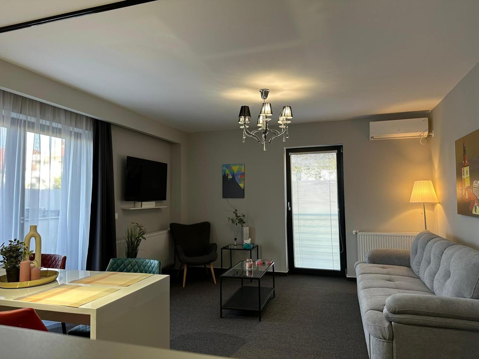 Luxury Glam Apartments & Studios Near Coresi Mall براشوف المظهر الخارجي الصورة