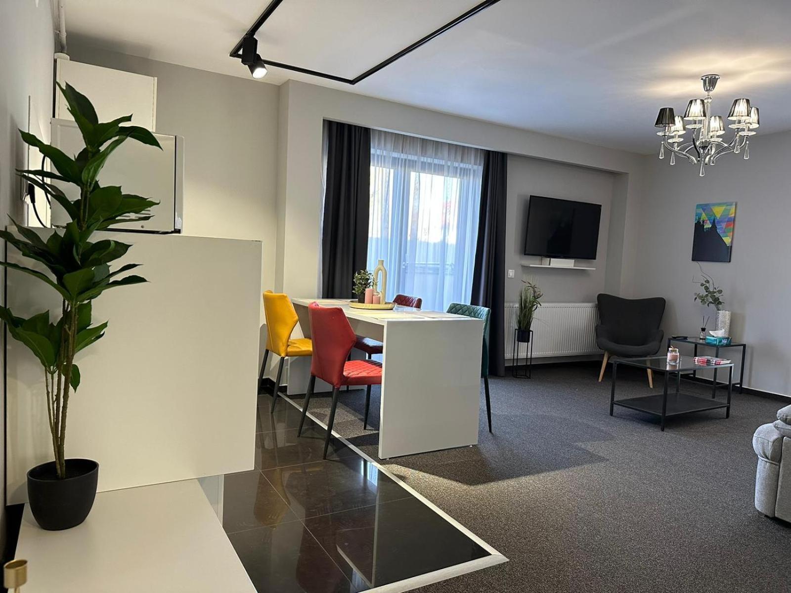 Luxury Glam Apartments & Studios Near Coresi Mall براشوف المظهر الخارجي الصورة