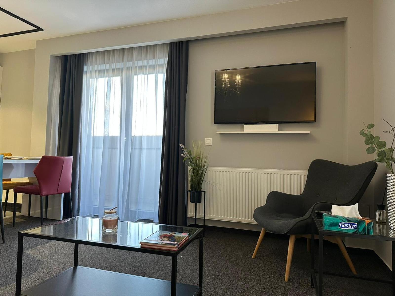 Luxury Glam Apartments & Studios Near Coresi Mall براشوف المظهر الخارجي الصورة