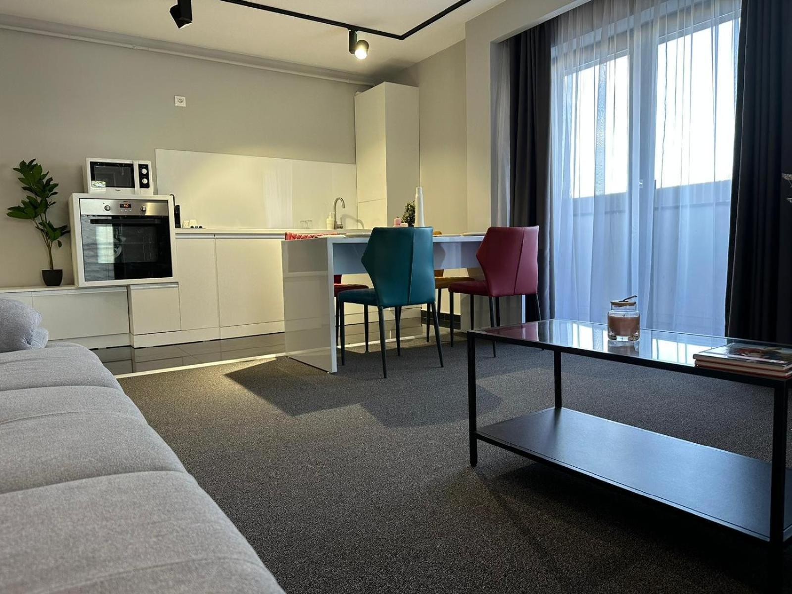 Luxury Glam Apartments & Studios Near Coresi Mall براشوف المظهر الخارجي الصورة