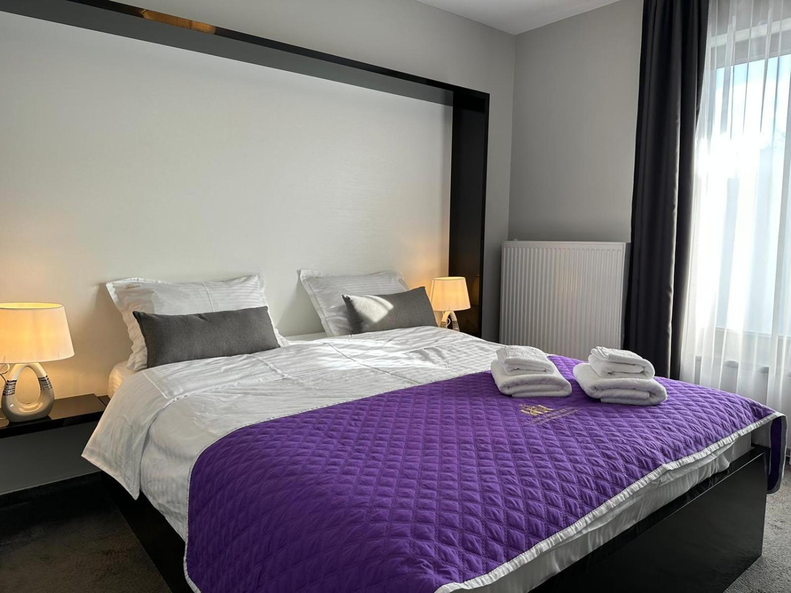 Luxury Glam Apartments & Studios Near Coresi Mall براشوف المظهر الخارجي الصورة