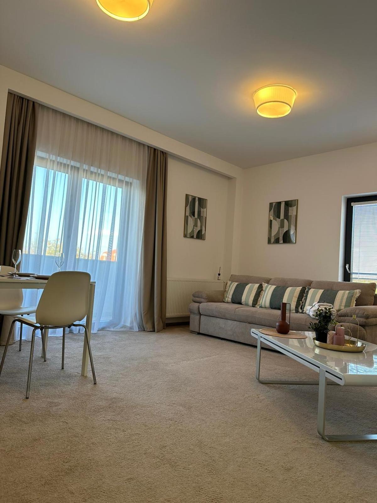 Luxury Glam Apartments & Studios Near Coresi Mall براشوف المظهر الخارجي الصورة