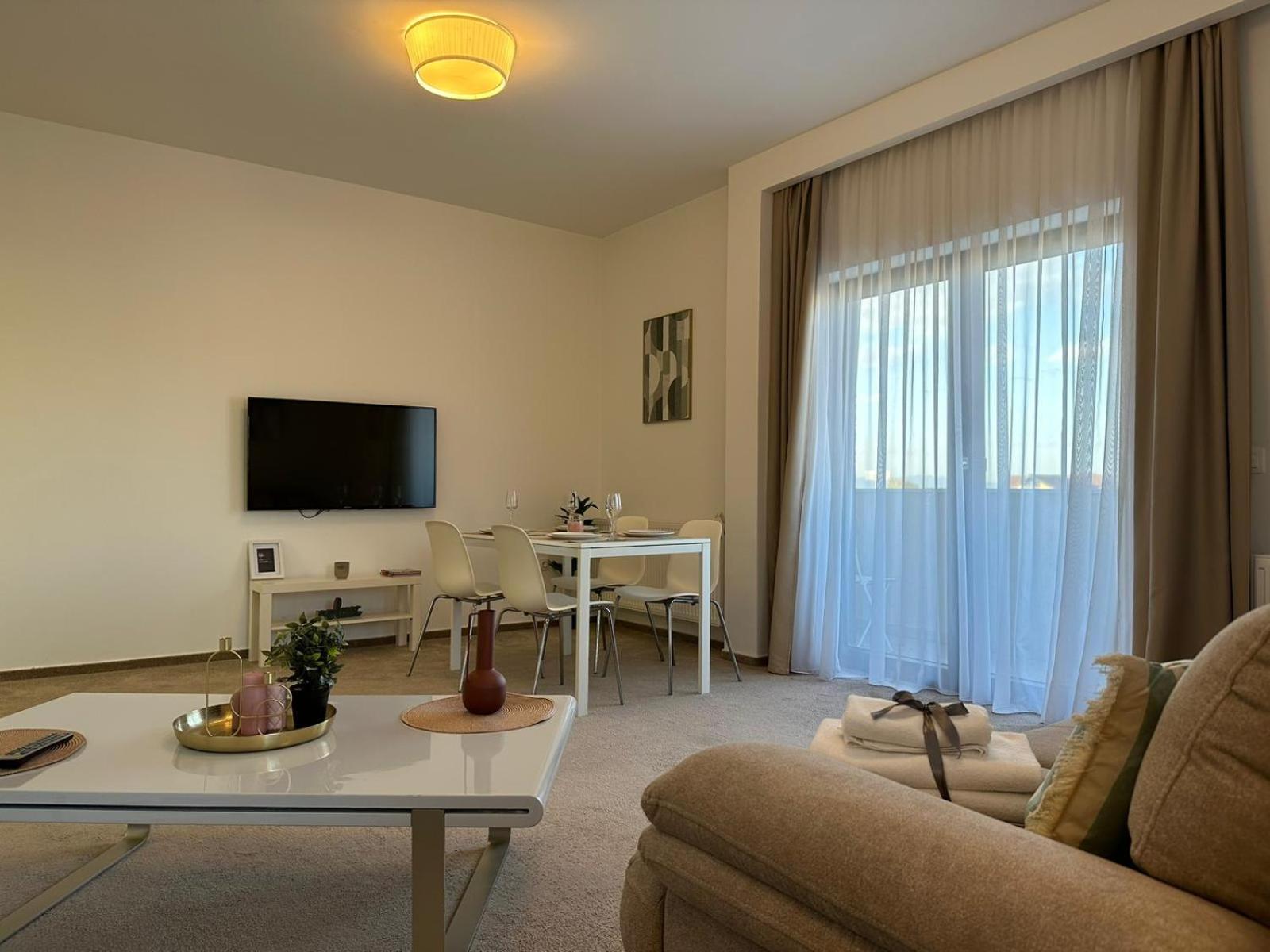 Luxury Glam Apartments & Studios Near Coresi Mall براشوف المظهر الخارجي الصورة