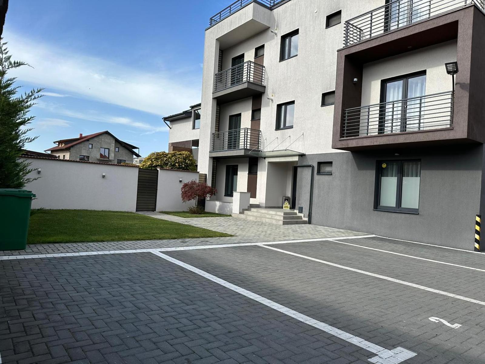 Luxury Glam Apartments & Studios Near Coresi Mall براشوف المظهر الخارجي الصورة